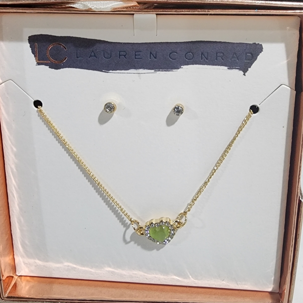 Set of heart pendant necklace and stud earrings